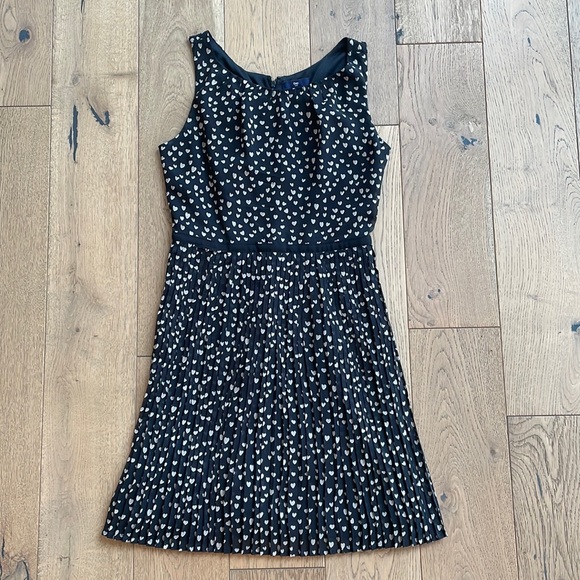 Gap Heart Print Pleated Dress - Picture 1 of 5